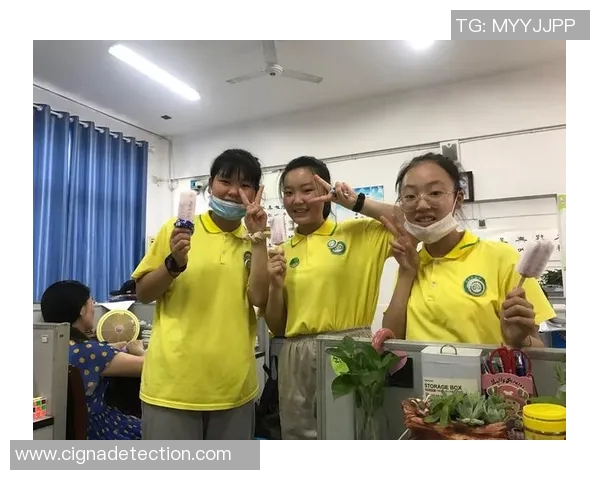 德国男足球明星的帅气风采与魅力瞬间尽在这里让我们一同欣赏他们的精彩瞬间