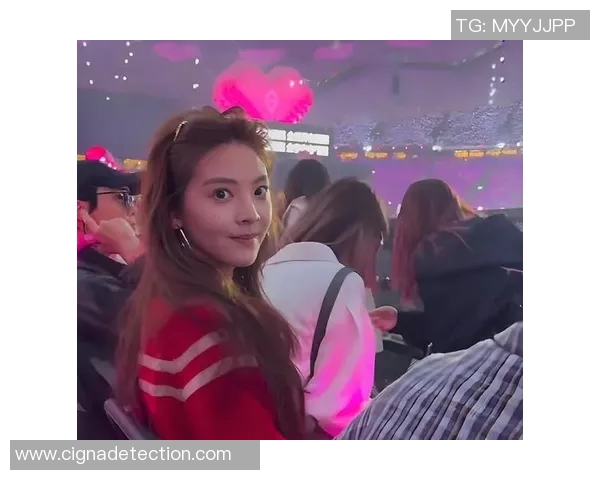 足球明星与章若楠的跨界合作探索青春与梦想的无限可能