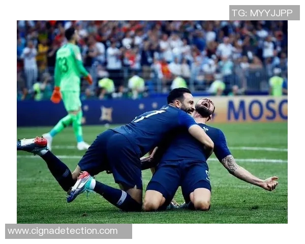 墨美洲与韦拉的精彩对决揭示足球战术与团队合作的完美结合