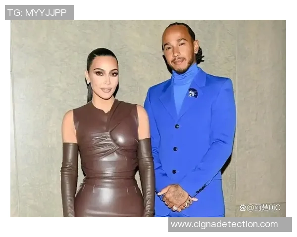 女星与足球明星亲密合影曝光引发热议粉丝纷纷点赞互动热烈